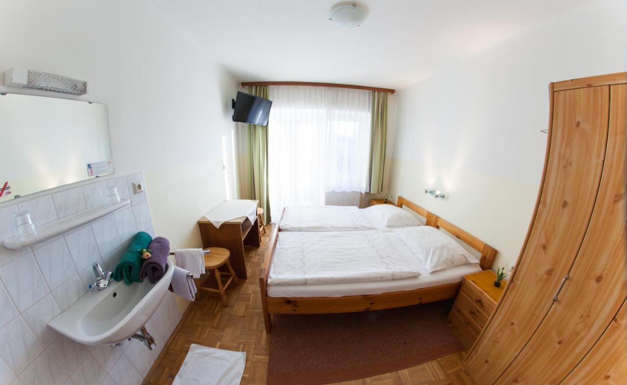 Fruehstueckspension Koelich Klagenfurt am Woerthersee Exterior foto