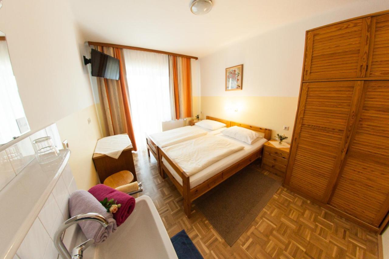 Fruehstueckspension Koelich Klagenfurt am Woerthersee Exterior foto