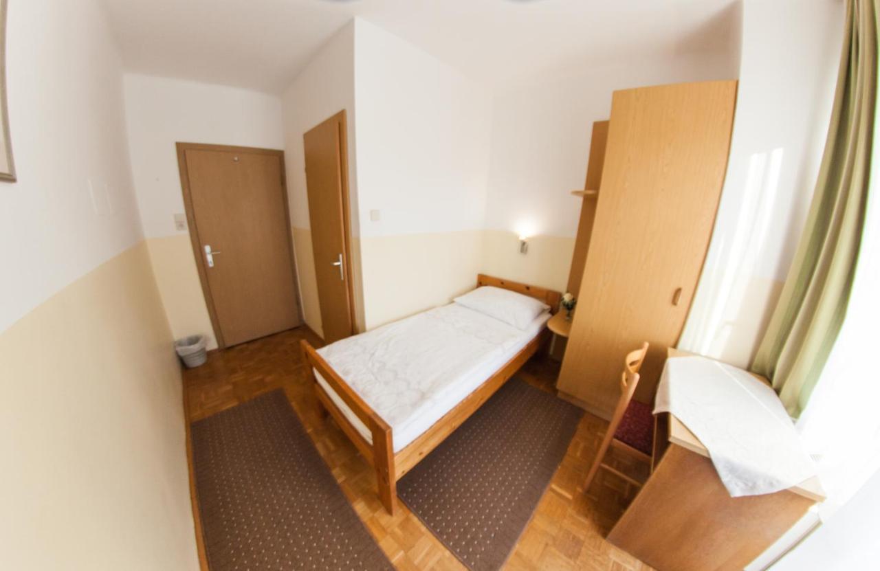 Fruehstueckspension Koelich Klagenfurt am Woerthersee Exterior foto