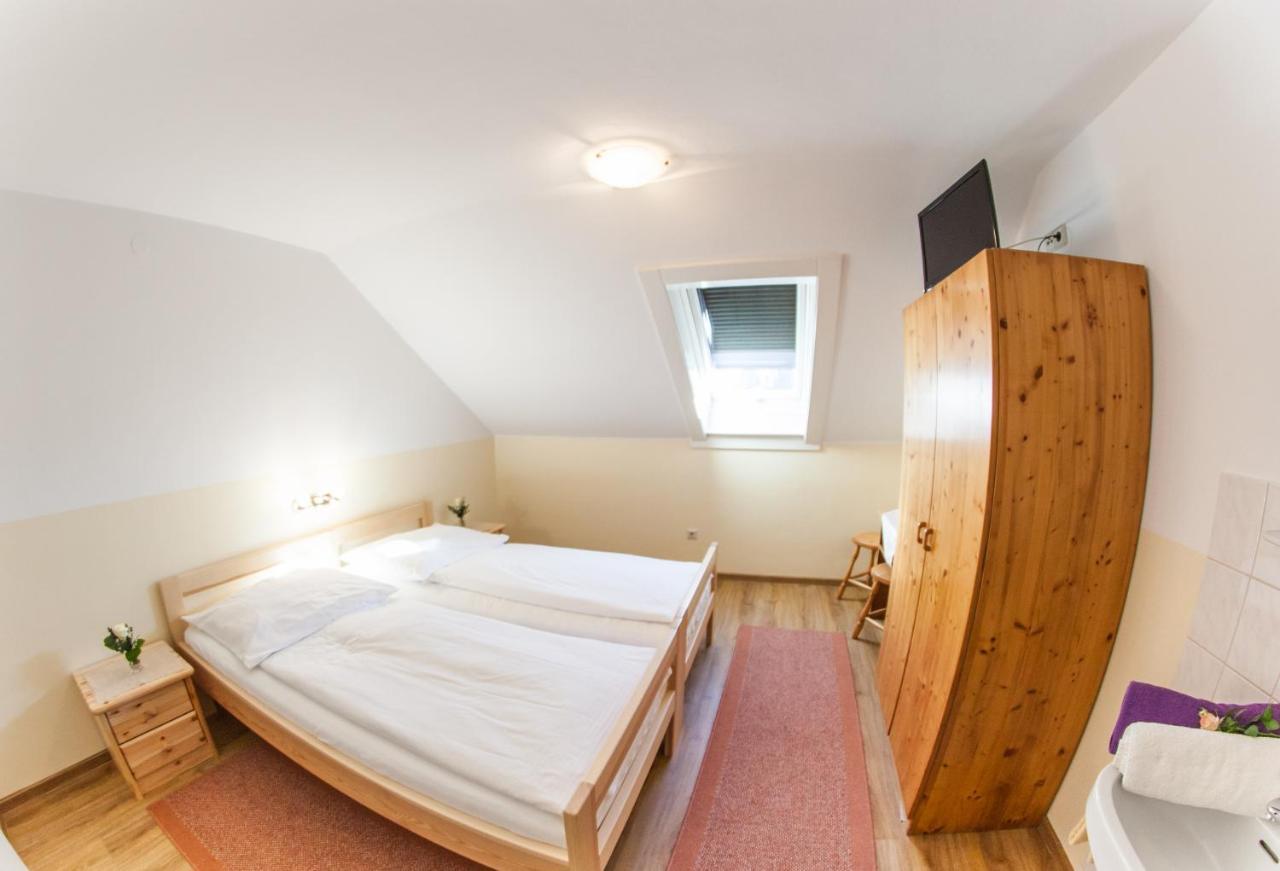 Fruehstueckspension Koelich Klagenfurt am Woerthersee Exterior foto